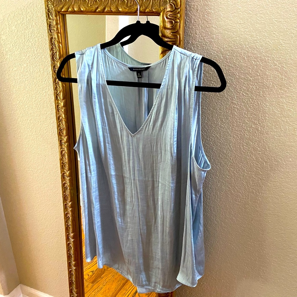 Sleeveless Banana Republic Top